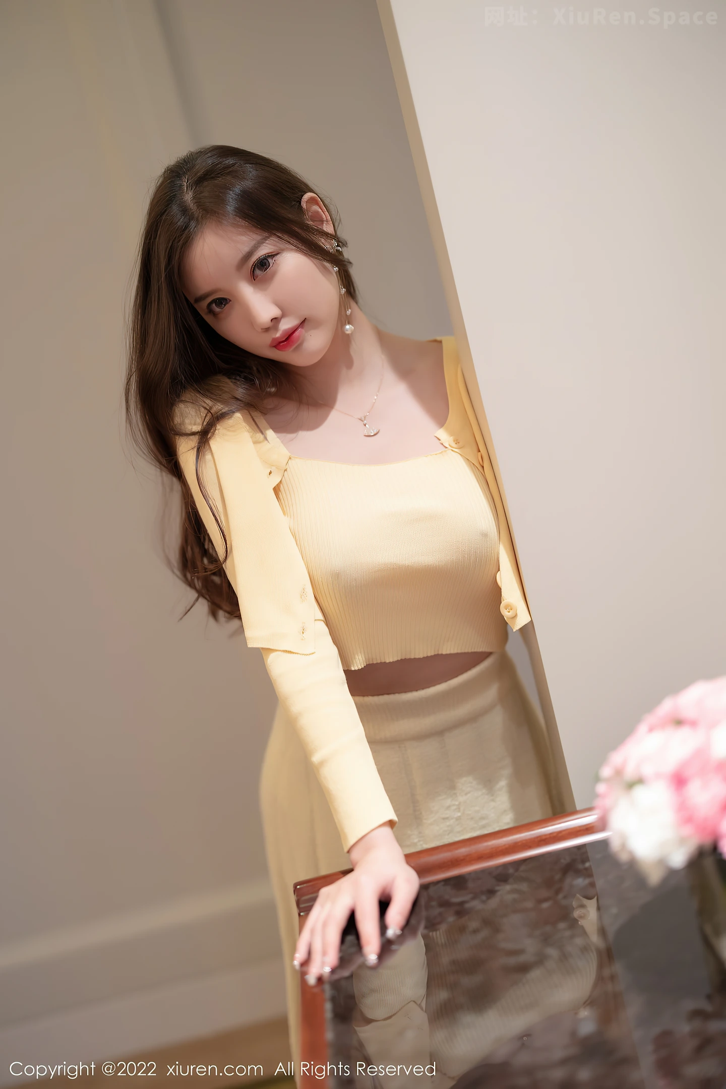 图片[3]-[XiuRen秀人网]VOL.4654 女神杨晨晨Yome淡黄色上衣配长裙原色丝袜秀完美身材诱惑写真77P-秀人网官方网站